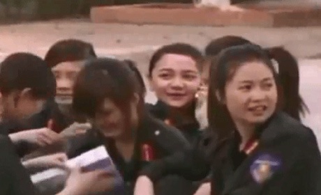 Phút thảnh thơi sau giờ luyện tập căng thẳng