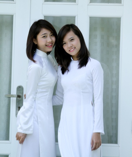 Miss Teen Thu Trang định làm gì với tiền thưởng 100 triệu? - 7 Thu Trang cùng một thí sinh khác đến từ Hà Nội - Thanh Hương. Hương cũng lọt vào top 4 ứng xử.
