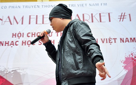 Chi Pu, St.319 tưng bừng nhảy Gangnam style giữa trời lạnh giá - 9 Rapper LK xuất hiện với phong cách ngầu