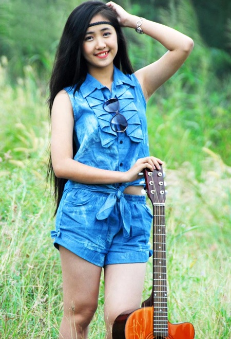 Nụ cười thiên thần trong veo của nữ sinh tuổi 15 - 2 Theo