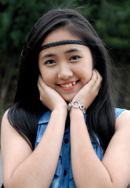 Nụ cười thiên thần trong veo của nữ sinh tuổi 15 - 5 Theo