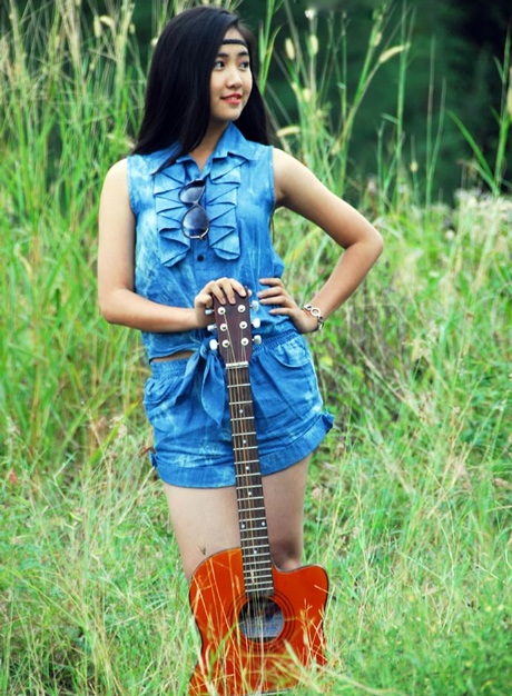 Nụ cười thiên thần trong veo của nữ sinh tuổi 15 - 9 Theo