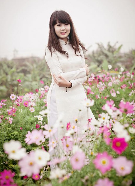 Ngắm nữ sinh Phạm Hồng Thái tinh khôi giữa vườn hoa - 5 Vũ Phong