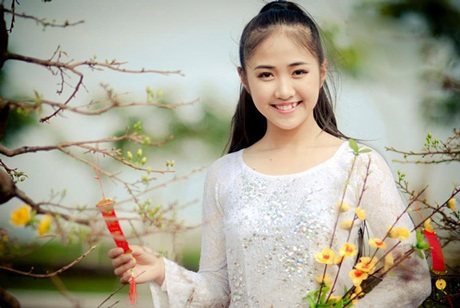 Những nữ sinh 9X Đà Nẵng mới nổi “hút hồn” giới trẻ - 4 Với chiếc răng khểnh cực duyên, Võ Tính thu hút teen Đà Nẵng với nụ cười trong veo, tỏa nắng