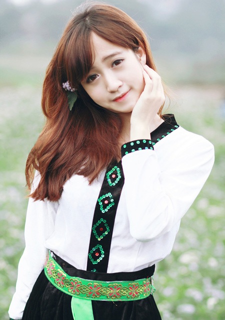 Thiếu nữ khoe sắc giữa hương xuân Tây Bắc - 8 và trang phục truyền thống của thiếu nữ người Dao đỏ