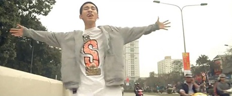 Giới trẻ sốt clip bản rap tình yêu Hà Nội - 4 Chàng rapper ví Hà Nội quyến rũ như tranh khỏa thân