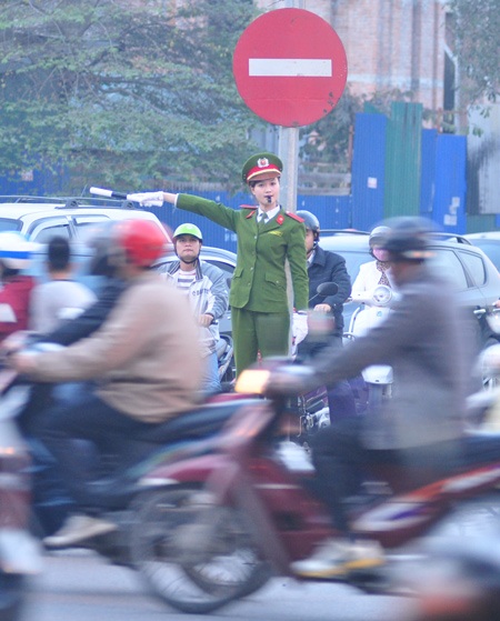 Chuyện chưa kể của nữ sinh Cảnh sát điều tiết giao thông - 8 Lê Trường