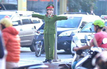 Chuyện chưa kể của nữ sinh Cảnh sát điều tiết giao thông - 12 Lê Trường