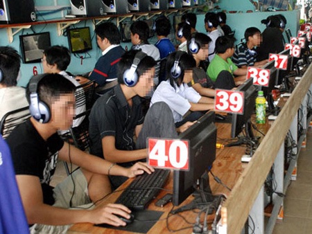 Vừa “hóa vàng”, teen vội vàng lên Hà Nội vì… người yêu - 2 Một số bạn lên sớm chỉ bởi ở nhà không có mạng... đánh game (ảnh minh họa)