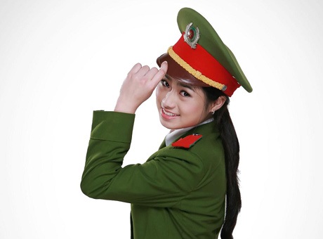 Thủ khoa xinh đẹp HV Cảnh sát: “Không tập võ thấy uể oải, khó chịu” - 2 Trang cảm thấy