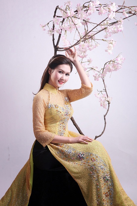 Hoa khôi xinh đẹp tuổi rắn: “Có kiêng có lành” - 3 Năm tuổi: “có kiêng có lành”