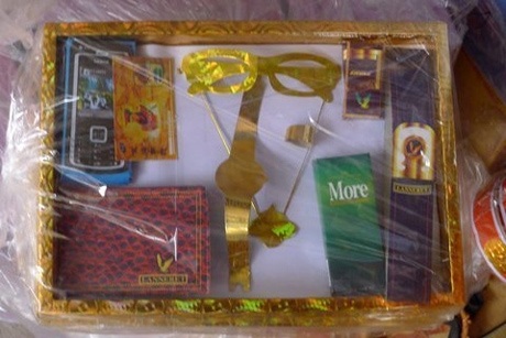 Ghé thăm "công xưởng" vàng mã lớn nhất Việt Nam - 16 Chiếc mũ quân phục bộ đội và công an.