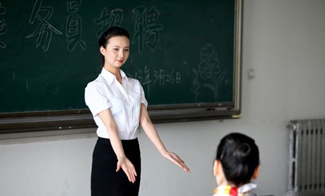 Trở thành tiếp viên hàng không luôn là mơ ước của không ít bạn trẻ TQ.