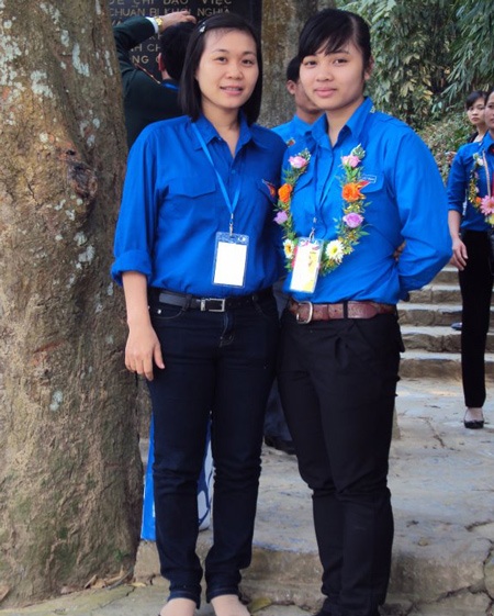 Ước mong cống hiến của những nữ cán bộ Đoàn đáng yêu - 1 Hồng Nhung (bên phải)