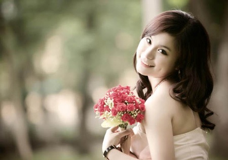 Ngắm những nữ sinh đẹp nhất ĐH Bách khoa - 1 Thùy Linh xinh đẹp của hiện tại