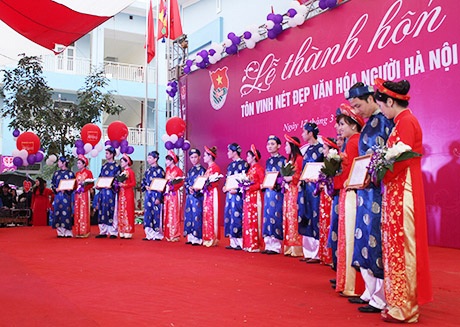 Hào hứng đám cưới tập thể “siêu” tiết kiệm tại Hà Nội - 3 Lễ thành hôn tập thể của 10 cặp đôi Hà thành