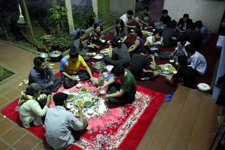 Được sống cùng con cháu là niềm hạnh phúc lớn lao của tuổi già.