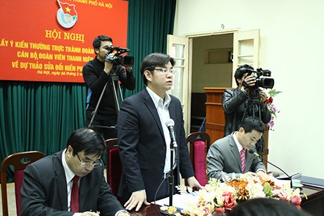 Khẳng định vai trò thanh niên thời đại mới - 1 Anh Nguyễn Văn Thắng - Phó Bí thư thường trực Thành đoàn Hà Nội chủ trì hội nghị