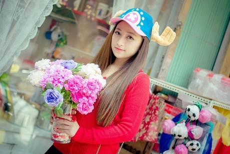 Theo chân giới trẻ Hà thành đi chọn quà 8/3 - 6 Hoàng Dung