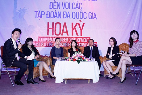 Chuyên gia tập đoàn Mỹ bật mí bí quyết thành công với sinh viên Việt - 1 Giao lưu SV Hà Nội với 5 diễn giả tới từ 4 tập đoàn đa quốc gia Mỹ