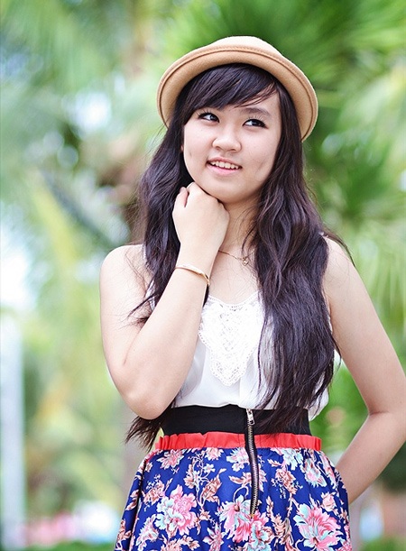 Ngọc Trâm - Nữ sinh 9X tài sắc của phố biển Đà Nẵng - 8 Duy Tài
