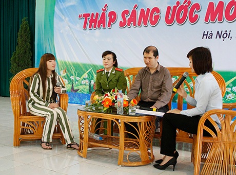 Bí thư Thành đoàn Hà Nội Nguyễn Thị Ngà chia sẻ mục đích chương trình Thắp sáng ước mơ hoàn lương