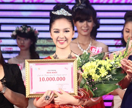 Thiếu nữ chuyên Ams đăng quang hoa khôi học sinh cấp 3 Hà Nội - 2 Đỗ Hà Anh giây phút đăng quang