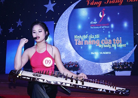 Khoảnh khắc ấn tượng đêm chung kết "Vẻ đẹp vầng trăng khuyết" - 4 Khoảnh khắc ấn tượng đêm chung kết Vẻ đẹp vầng trăng khuyết