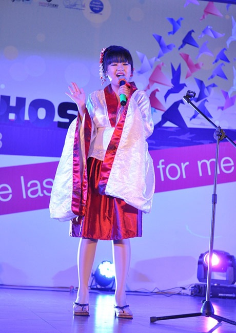 Teen Lomonoxop đội mưa cổ vũ bạn bè trổ tài năng - 11 Nguyễn Trà My cosplay và hát ca khúc Nhật Bản Every heart