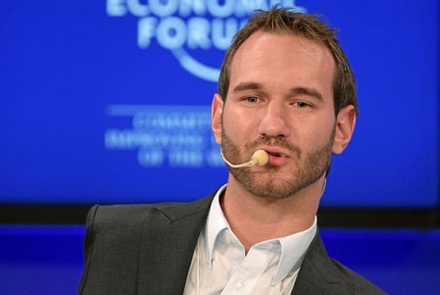 Dân trí tặng 600 vé gặp gỡ chàng trai không tay chân nổi tiếng Nick Vujicic - 2 Anh còn được mệnh danh là sứ giả hàn gắn những khuyết tật tâm hồn.
