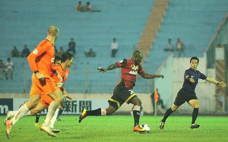 Nwakaeme ghi bàn thắng duy nhất giúp Kelantan thắng 1-0.