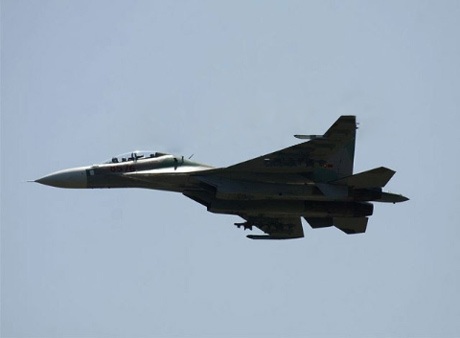 Hổ mang chúa xuất kích lên trời cao.