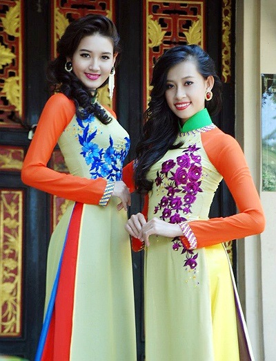 Người đẹp xứ dừa bay bổng với áo dài dân tộc - 11 Cô nữ sinh xinh đẹp này luôn thân thiện với những người xung quanh