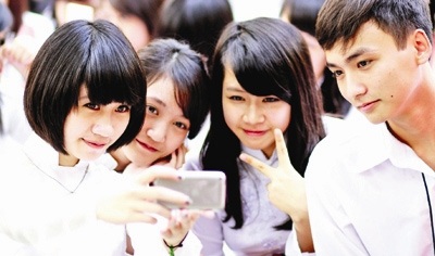 Trải lòng sau song sắt: Mất tuổi xuân sau cuộc “giải cứu” - 2 Phía sau song sắt là cuộc sống, hạnh phúc đang chờ những nữ phạm nhân. (ảnh: minh họa)