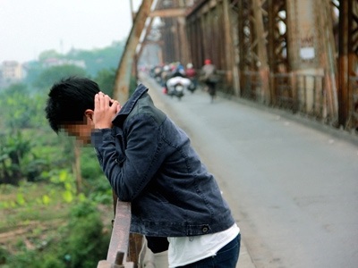 Giữa lúc chán nản, bị bạn gái chối lời tỏ tình