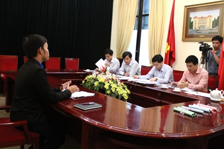 "Cây hài" Xuân Bắc đại diện tuổi trẻ VN ra thăm Trường Sa - 1 Vòng phỏng vấn tuyển chọn thanh niên tiêu biểu tham gia chuyến đi sáng ngày 17/4