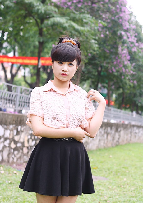 Rực sắc tím bằng lăng, giới trẻ Hà thành đổ xô chụp ảnh - 7 Mai Châm