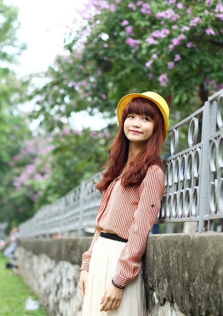 Rực sắc tím bằng lăng, giới trẻ Hà thành đổ xô chụp ảnh - 9 Mai Châm