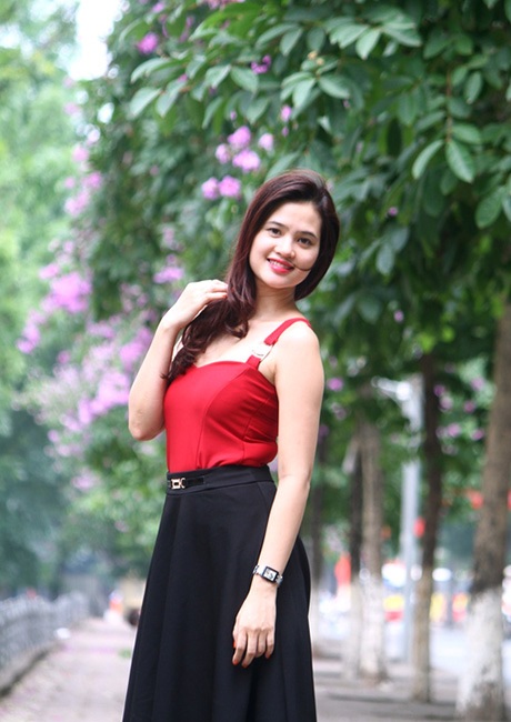 Rực sắc tím bằng lăng, giới trẻ Hà thành đổ xô chụp ảnh - 11 Mai Châm