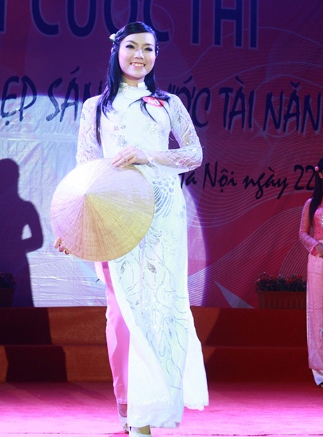 Lộ diện Hoa khôi và Hoa vương ĐH Y tế công cộng - 6 Phần trình diễn áo dài của các thí sinh nữ