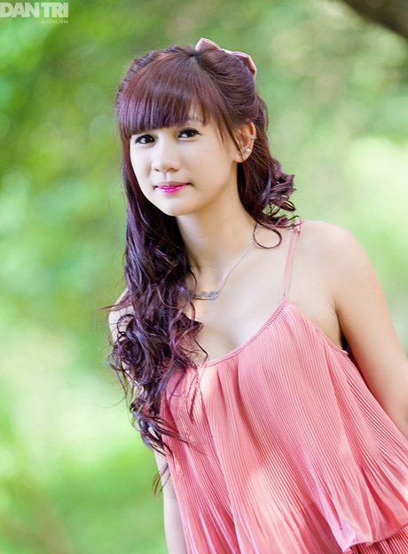 Nữ sinh trong veo, xinh xắn trong “Cổ tích vườn chiều” - 1 Hoàng Dung