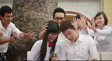 Xúc động clip học trò cấp 3 nhớ về trường xưa - 3 Mai Châm