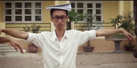 Xúc động clip học trò cấp 3 nhớ về trường xưa - 2 Mai Châm