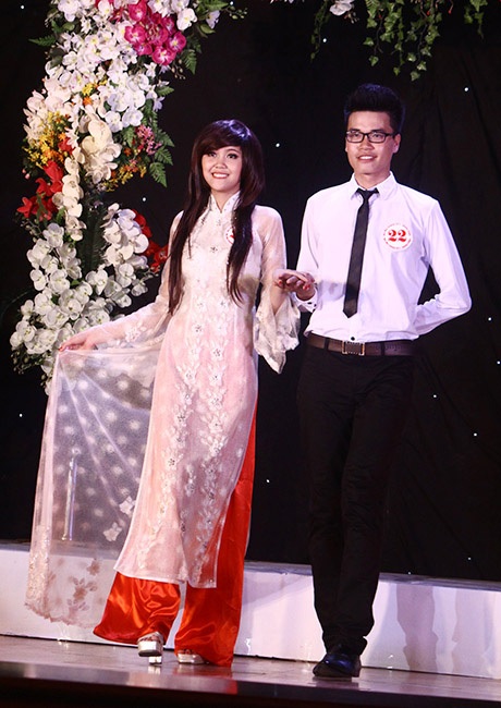 “Chị Kính hồng" xinh đẹp đăng quang Miss HV Ngân hàng - 4 Các thí sinh khoe dáng nuột nà trong trang phục dân tộc