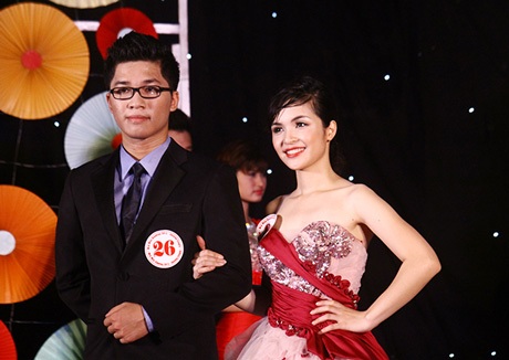 “Chị Kính hồng" xinh đẹp đăng quang Miss HV Ngân hàng - 1 Cặp đôi Thái Bình Dương - Nguyễn Thị Hằng.