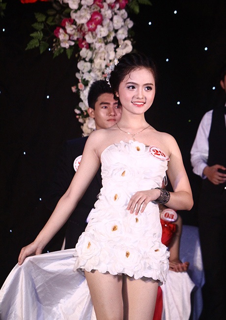 “Chị Kính hồng" xinh đẹp đăng quang Miss HV Ngân hàng - 11 Phần thi tran