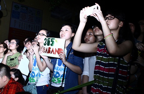 Teen Kim Liên "phát sốt" vì anh chàng đẹp trai nhóm 365 - 3 Các fan của 365 không ngừng hô vang tên các thành viên trong nhóm
