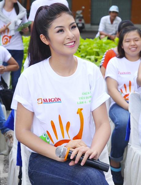 Hoa hậu Ngọc Hân rất nhiệt tình tham gia các hoạt động xã hội thời gian qua.