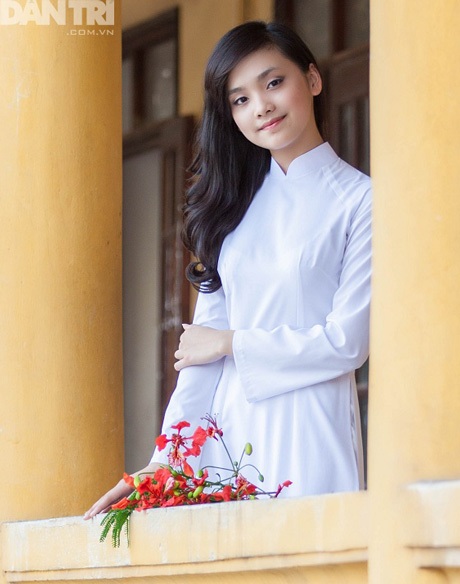 Hoa khôi 9X xứ chè tinh khôi trong áo dài trắng - 13 Hoàng Dung