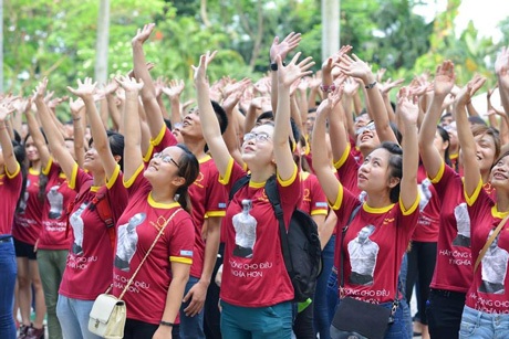 Bạn trẻ Việt Nam mong đợi biểu tượng hy vọng Nick Vujicic - 8 Thái Bình